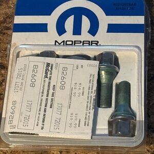 2019 Jeep Cherokee Latitude  Mopar Wheel Lock Bolt Set 82212978AB
